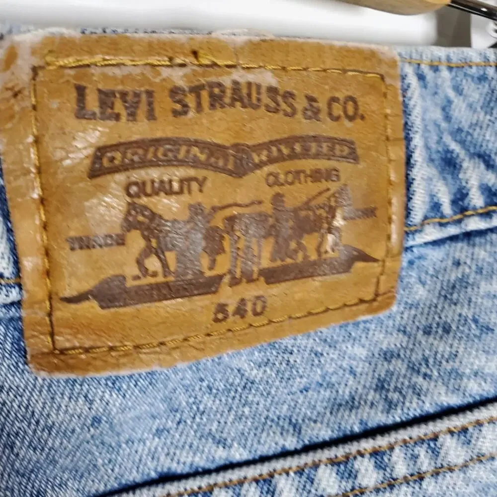 Levi's Light wash denim relaxed fit 540 Jeans Size 40x32 vintage